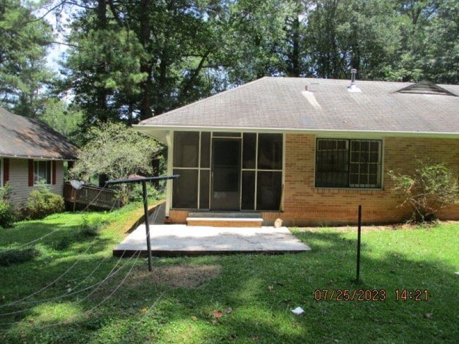 Building Photo - 2032 Rector Dr SW