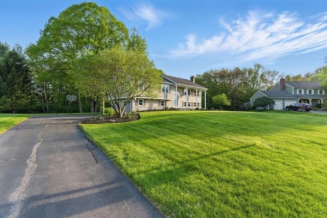 Building Photo - 121 Indian Meadow Dr