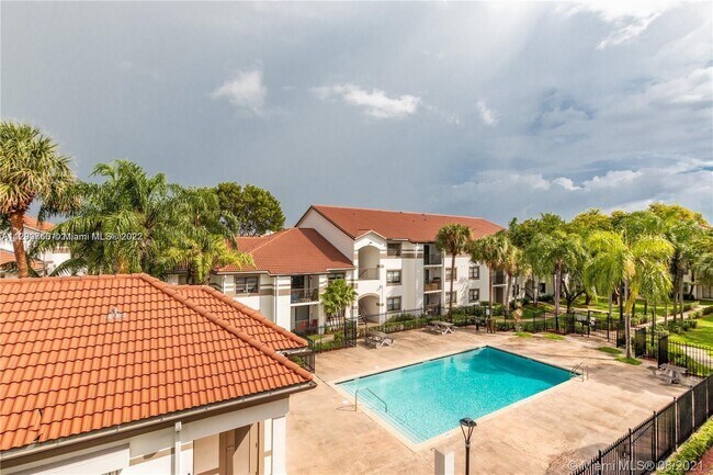 Building Photo - 570 S Park Rd