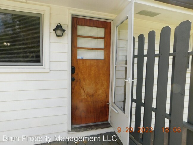 Building Photo - 3 br, 1 bath House - 601 W. Ford Valley Rd.