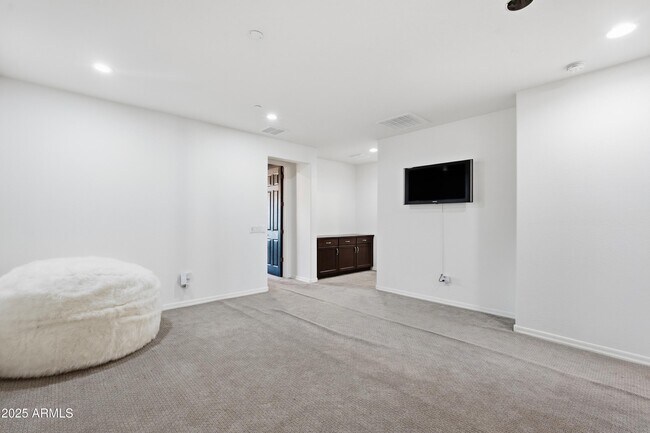 Building Photo - 1973 W Kinfield Trail