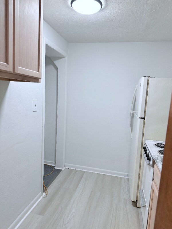 Building Photo - 334 Maple Way