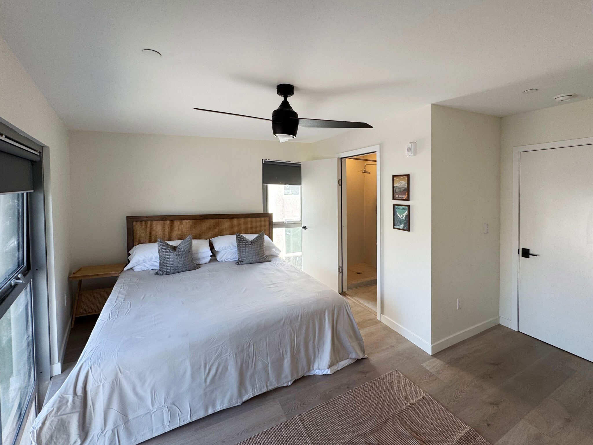 Building Photo - 4548 Huntington Dr S