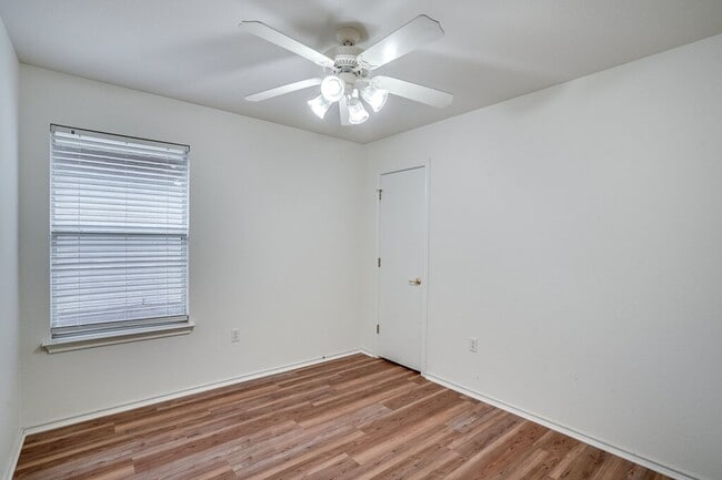 Building Photo - 1505 Strickland Dr
