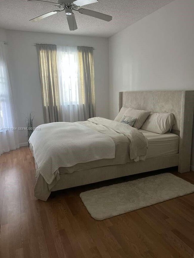 Building Photo - 3245 NE 184th St