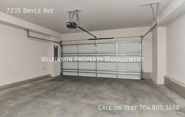 Building Photo - 7235 Bryce Ave