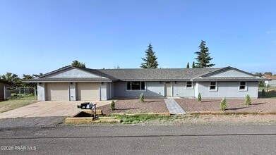 Building Photo - 7216 E Grandview Dr