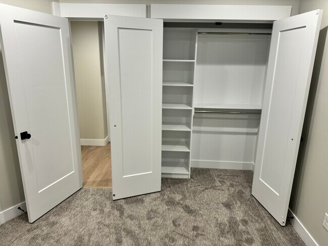 Bedroom Closet - 88 S Hayata Ln