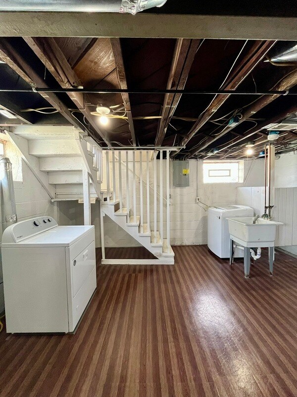 Building Photo - 162 Labadie St