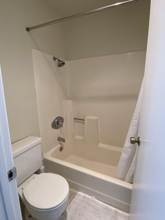 Building Photo - 280 Stonegate Cir