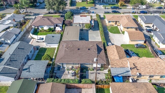 Building Photo - val540