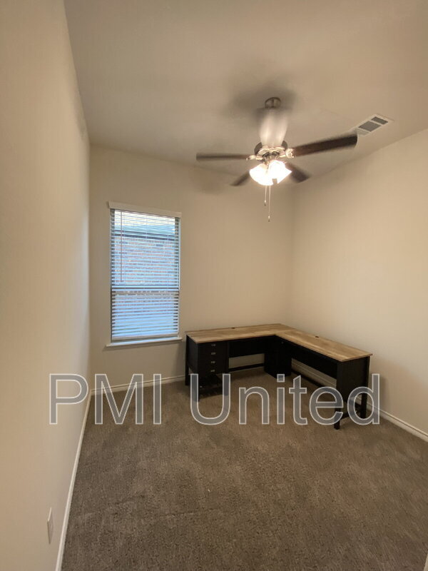 Building Photo - 2920 Brady Starr Dr