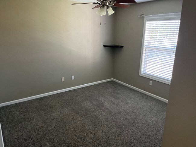 Building Photo - 206 Legacy Dr