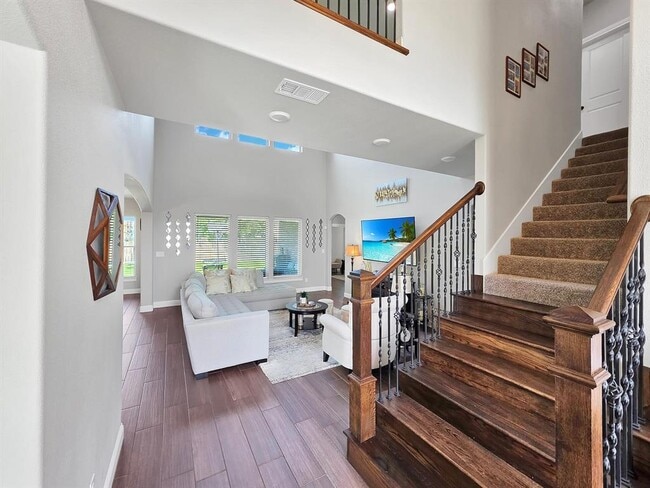 Building Photo - 10340 Dominion Ranch Dr