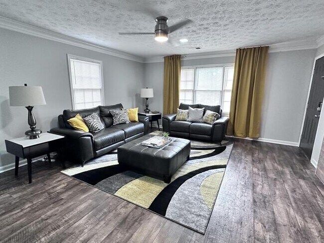 Building Photo - 3461 Southgate Trail SE