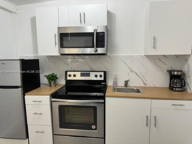 Building Photo - 1270 NE 210th Terrace