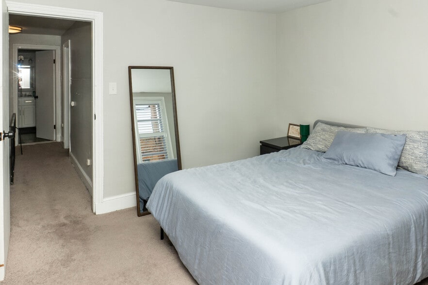 Building Photo - 1230 Mercy St