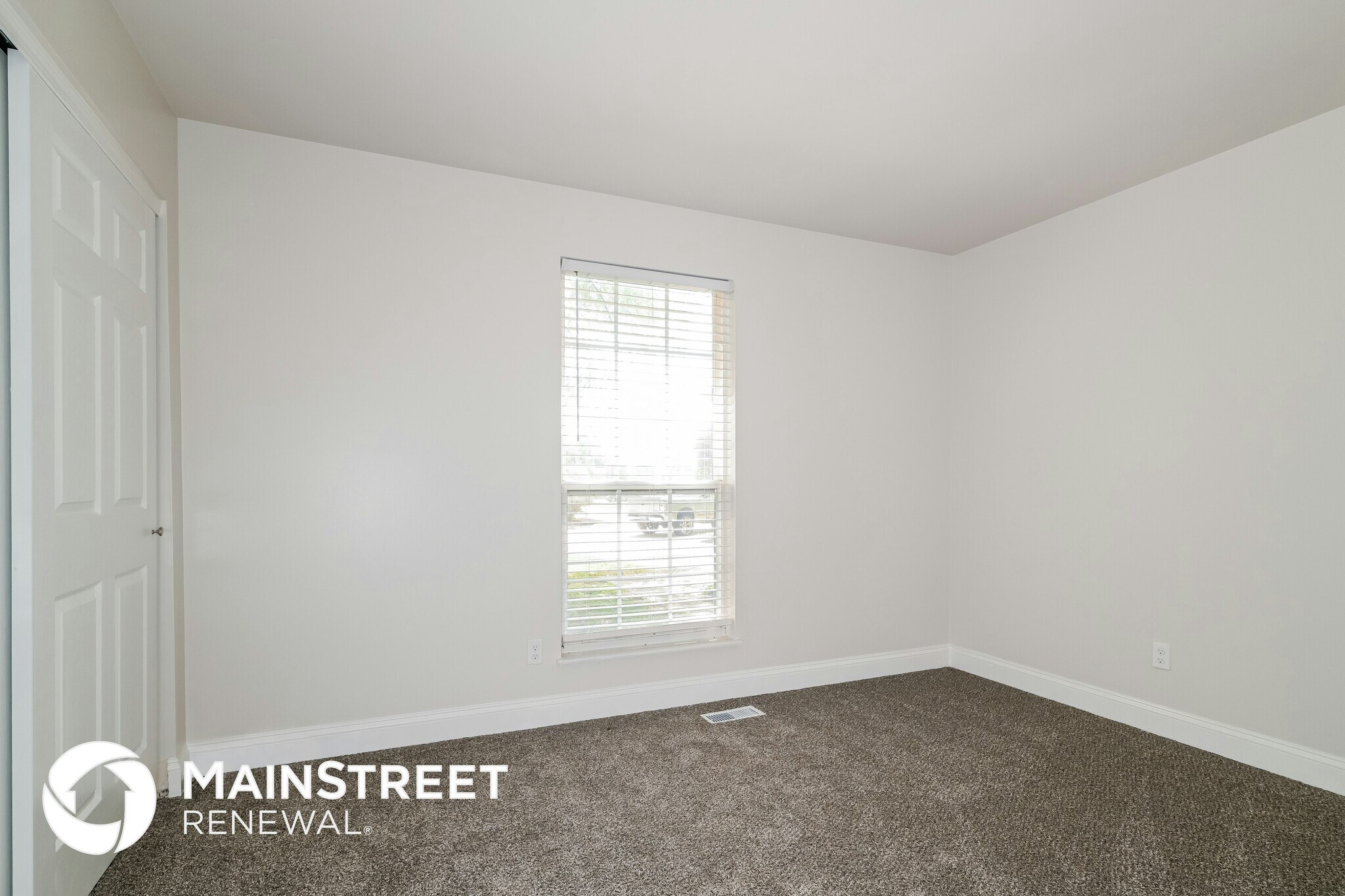 Building Photo - 14429 Jamestown Bay Dr