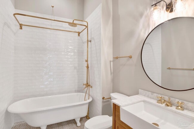 Building Photo - 1105 E Jackson St