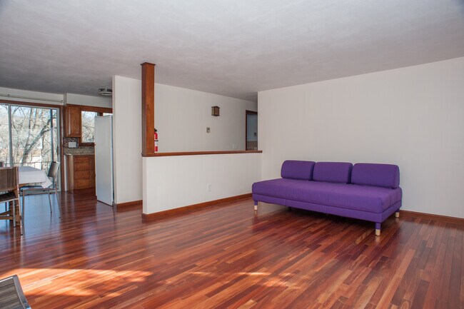 Living Front Entrance - 17 Springbrook Rd