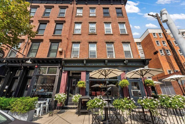 Building Photo - 232 Willow Ave