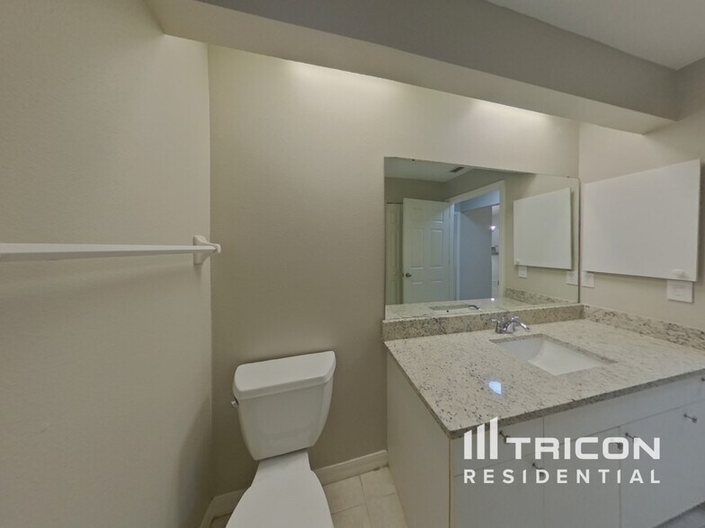 Building Photo - 4614 Breezy Pines Blvd