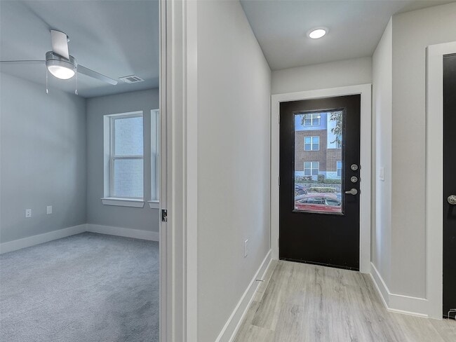 Building Photo - 3369 Wynwood Dr