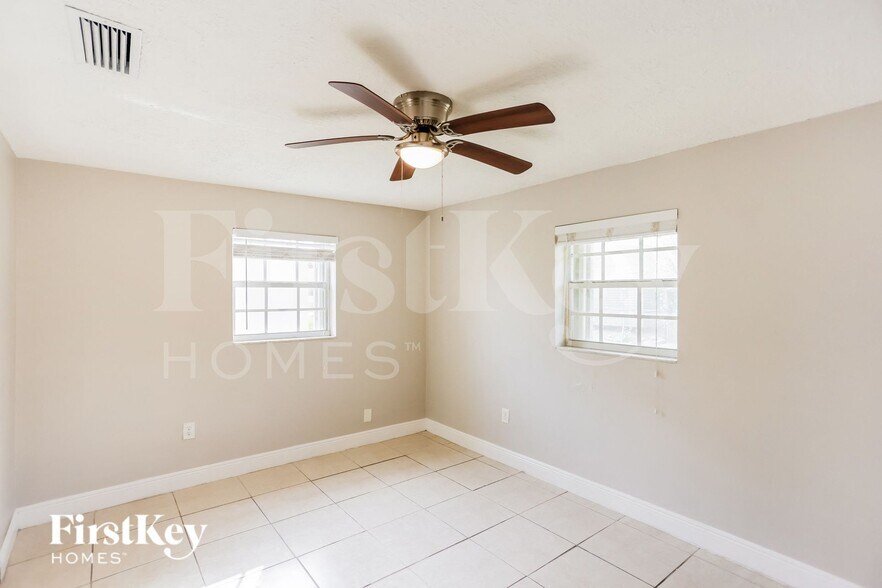 Building Photo - 8710 SW 200th St