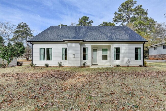 Building Photo - 1329 Davis St