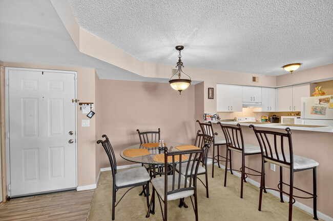 Building Photo - 1733 Village Blvd