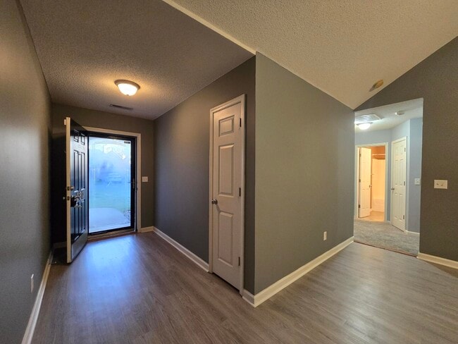 Building Photo - 280 Trillium Ln