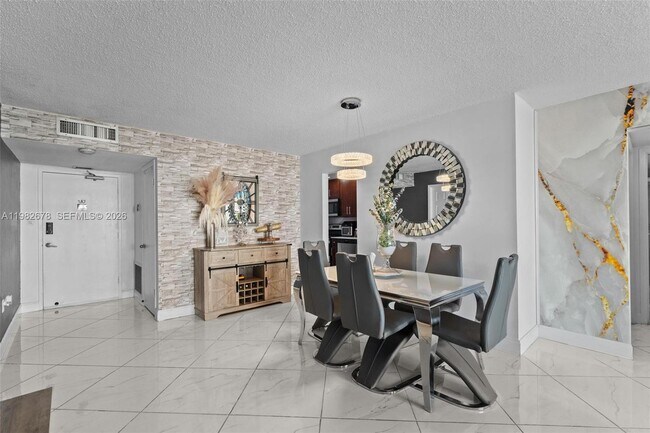 Building Photo - 18071 Biscayne Blvd