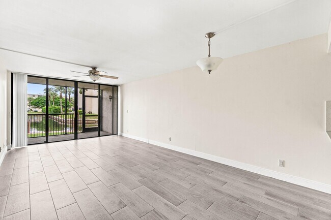 Building Photo - 17 Royal Palm Way