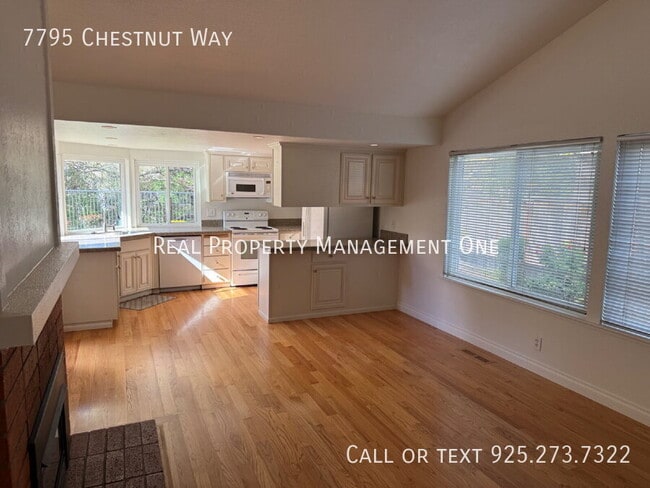 Building Photo - 7795 Chestnut Way