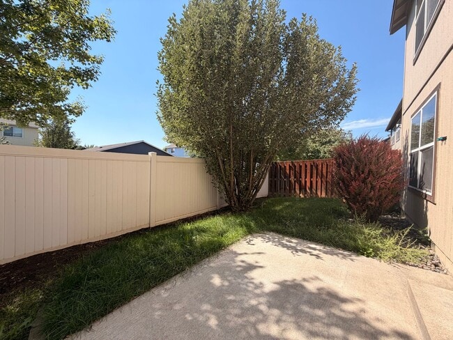 Building Photo - 2988 SW Indian Cir