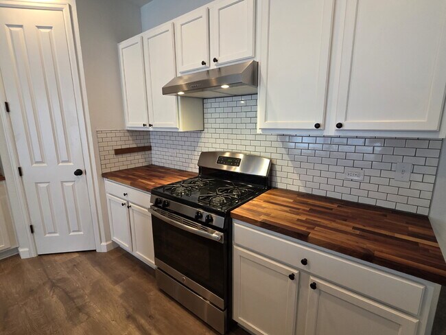 Building Photo - Updated 3-Bedroom Ranch in the Traditions Neighborhood – Move-In Incentives Available