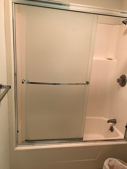 Building Photo - 951 E. Wabash St