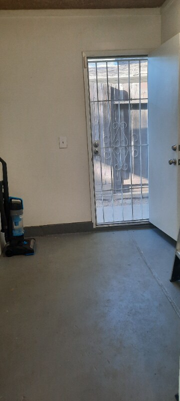 Building Photo - 4924 Cabrillo Way