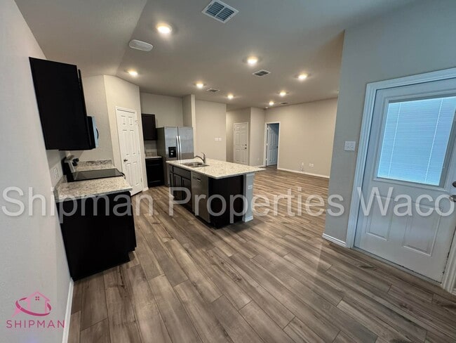 Building Photo - 7105 Canadian Dr