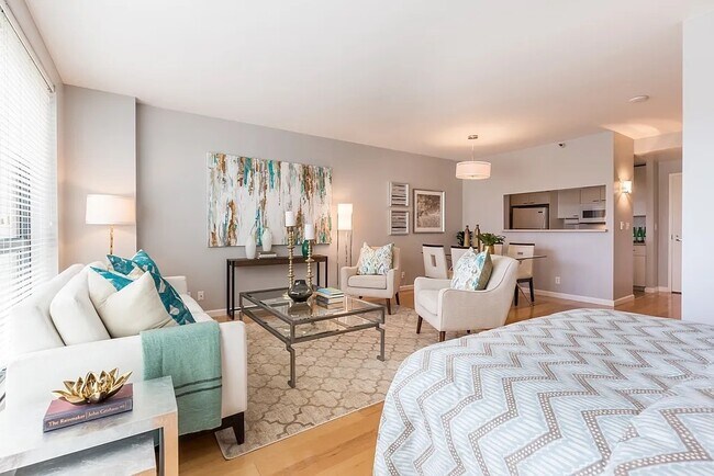 Building Photo - 300 3rd St