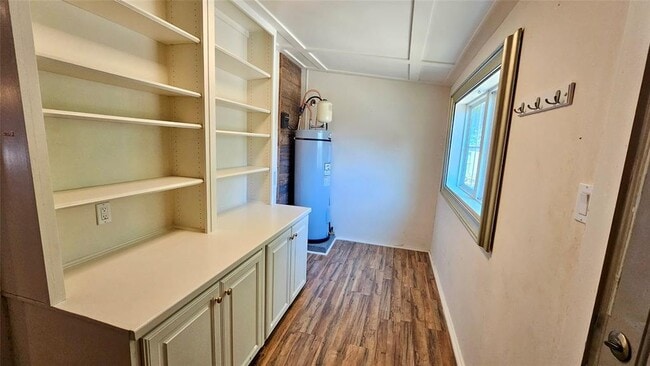 Building Photo - 1614 N Lynn St