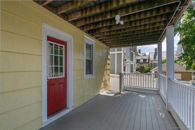 Building Photo - 56 Mansfield St