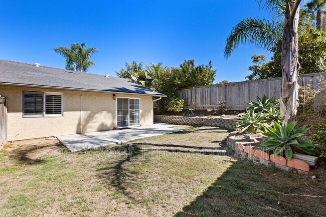 Building Photo - 889 Bracero Rd