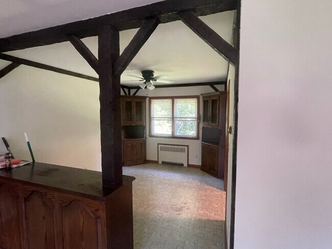 Building Photo - 33 Chestnut St