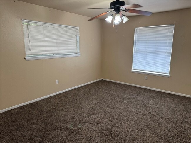 Building Photo - 609 Sunset Ln