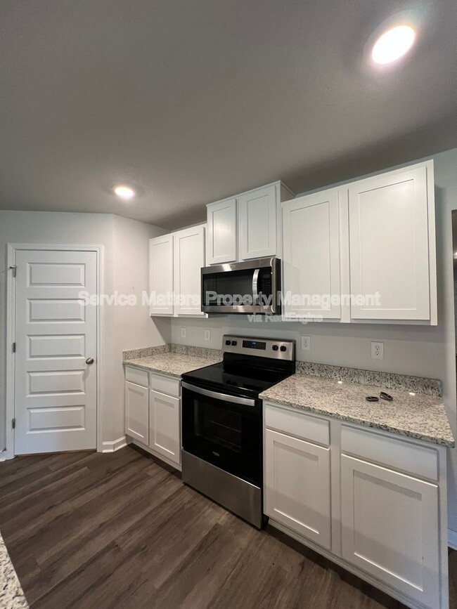 Building Photo - 5096 Gaineswood Dr
