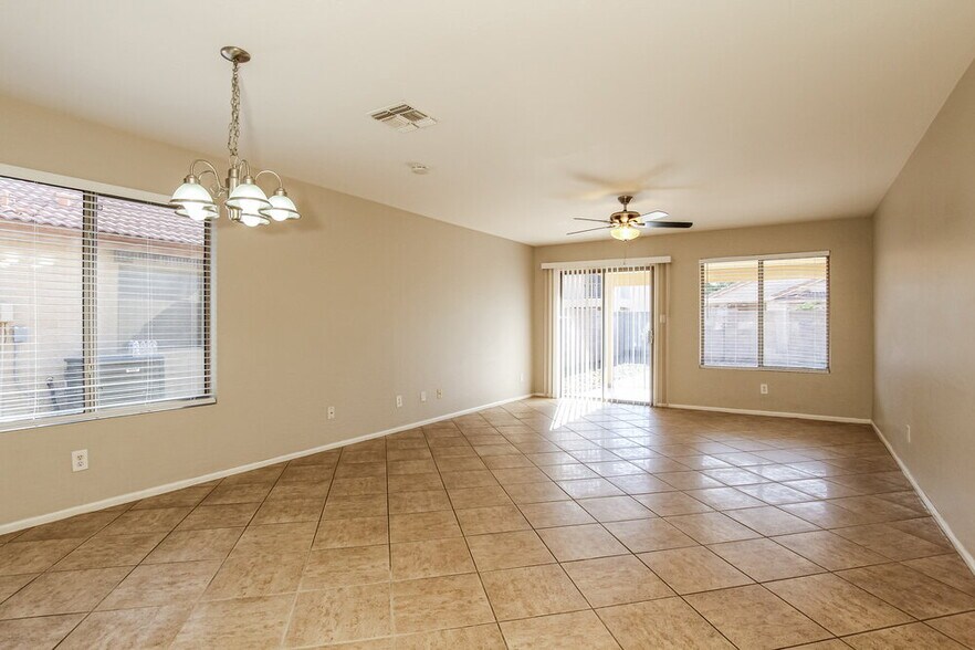 Building Photo - 13273 W Mauna Loa Ln