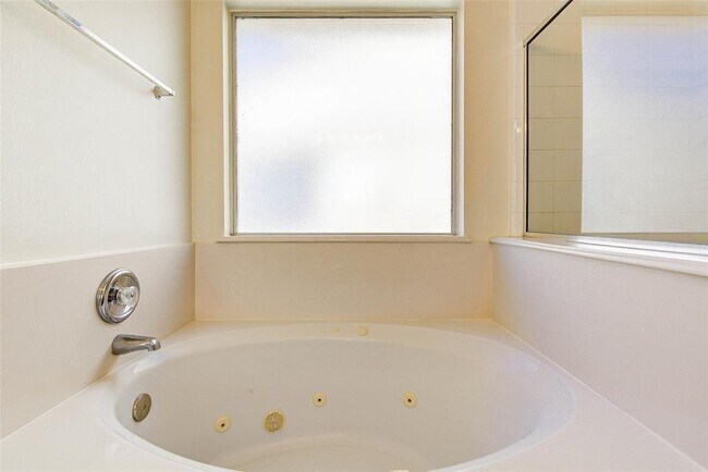Building Photo - 25211 Clover Ranch Dr