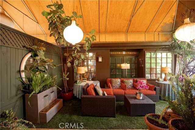 Building Photo - 195 S Parkwood Ave