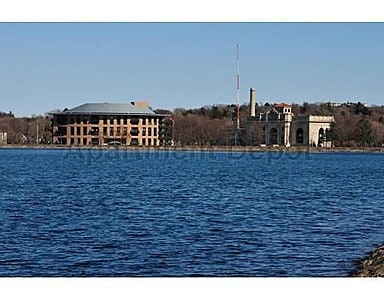 Building Photo - 370 Chestnut Hill Ave